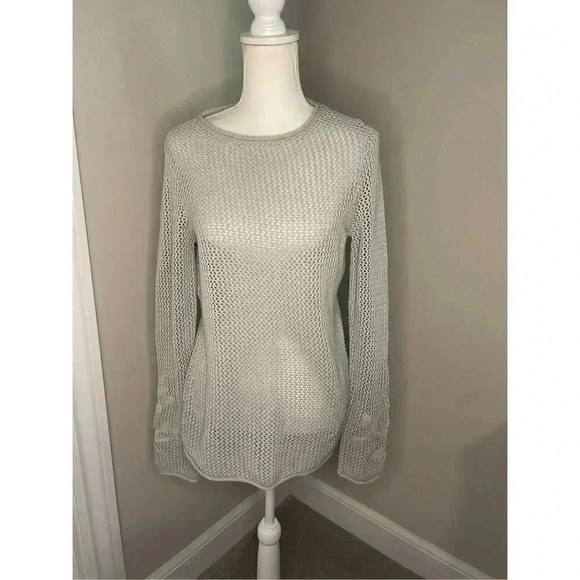 NWOT Cabela’s waffle knit with floral appliqué sleeves￼ in size small! - Picture 1 of 6
